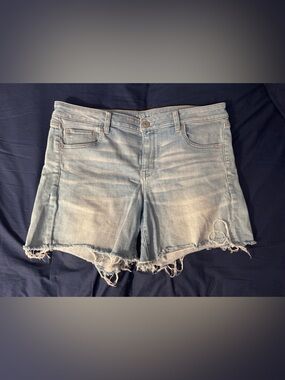 American Eagle Light Wash Distressed Denim Shorts - Women